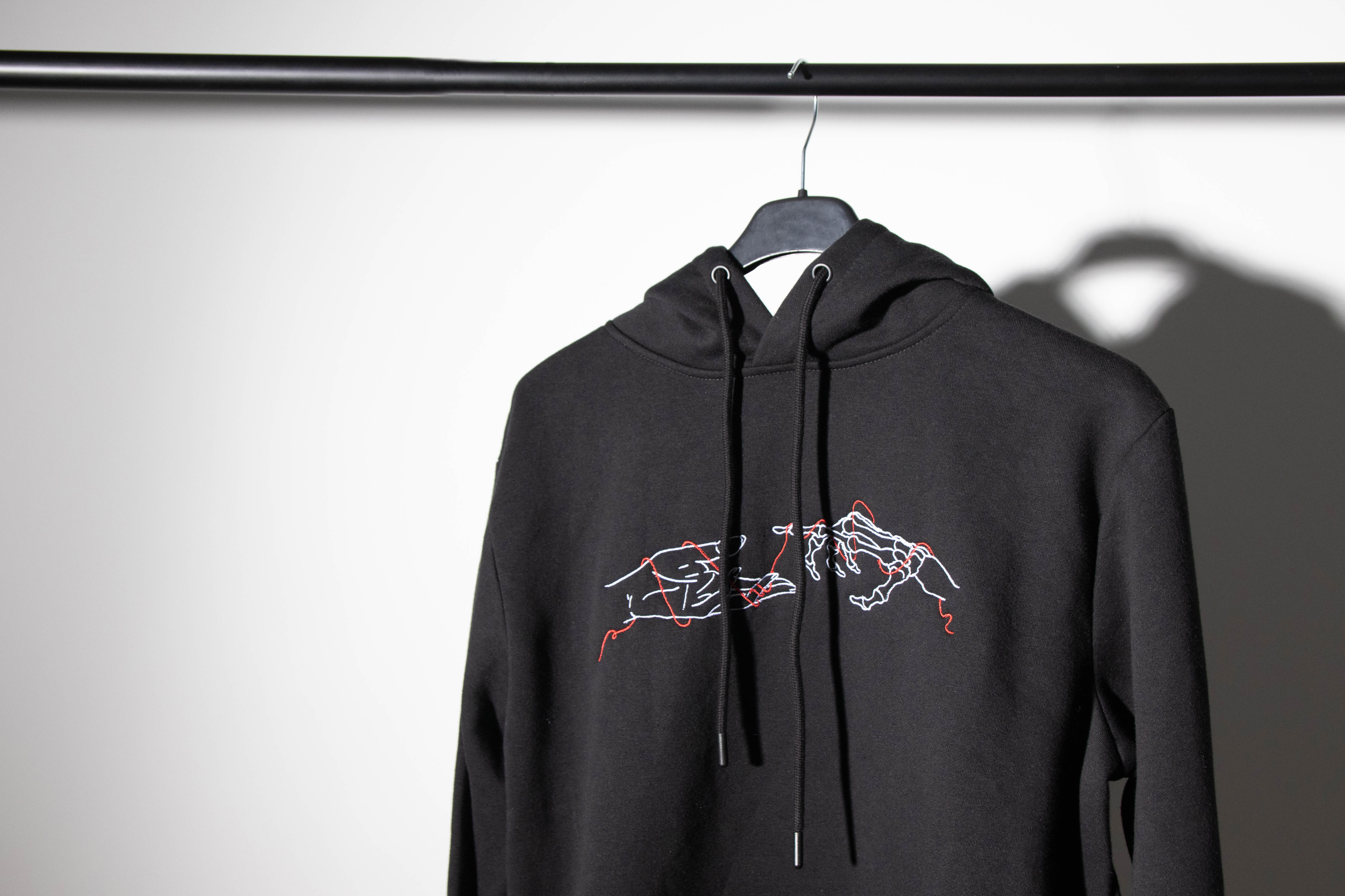 Adams Creation hímzett pulcsi